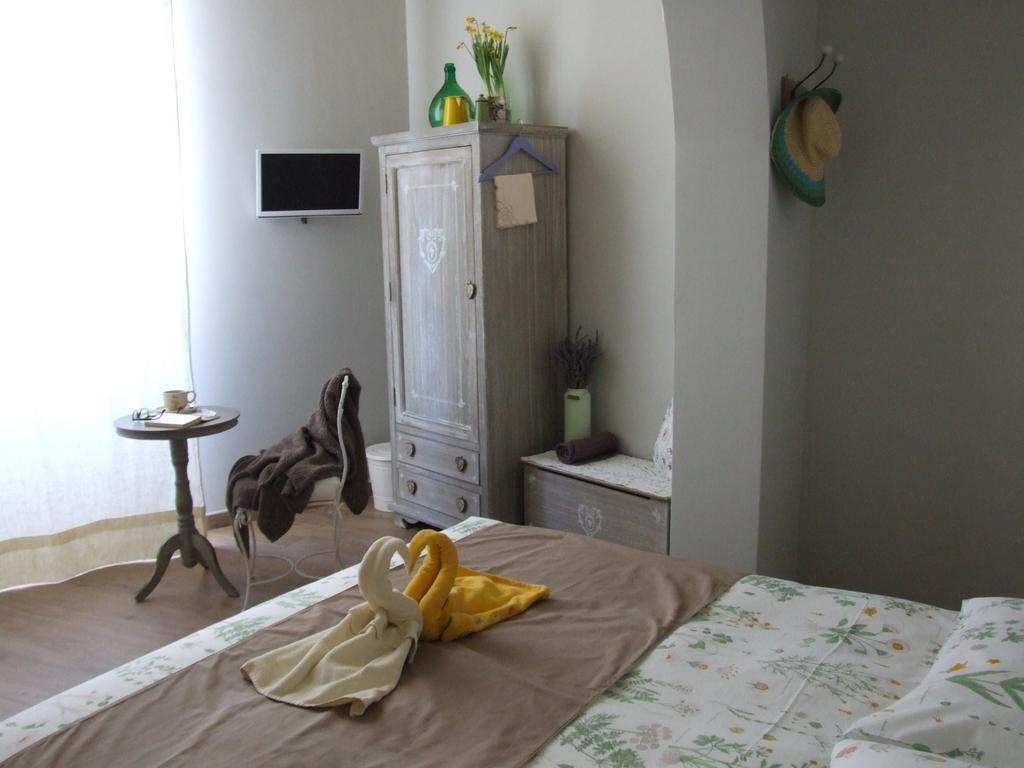 La Casa Di Alessio Bed & Breakfast Lecce Ruang foto