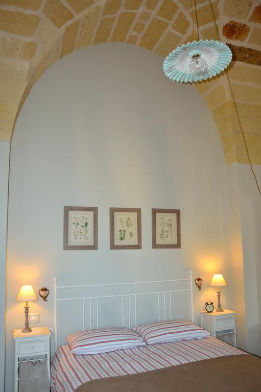 La Casa Di Alessio Bed & Breakfast Lecce Bagian luar foto