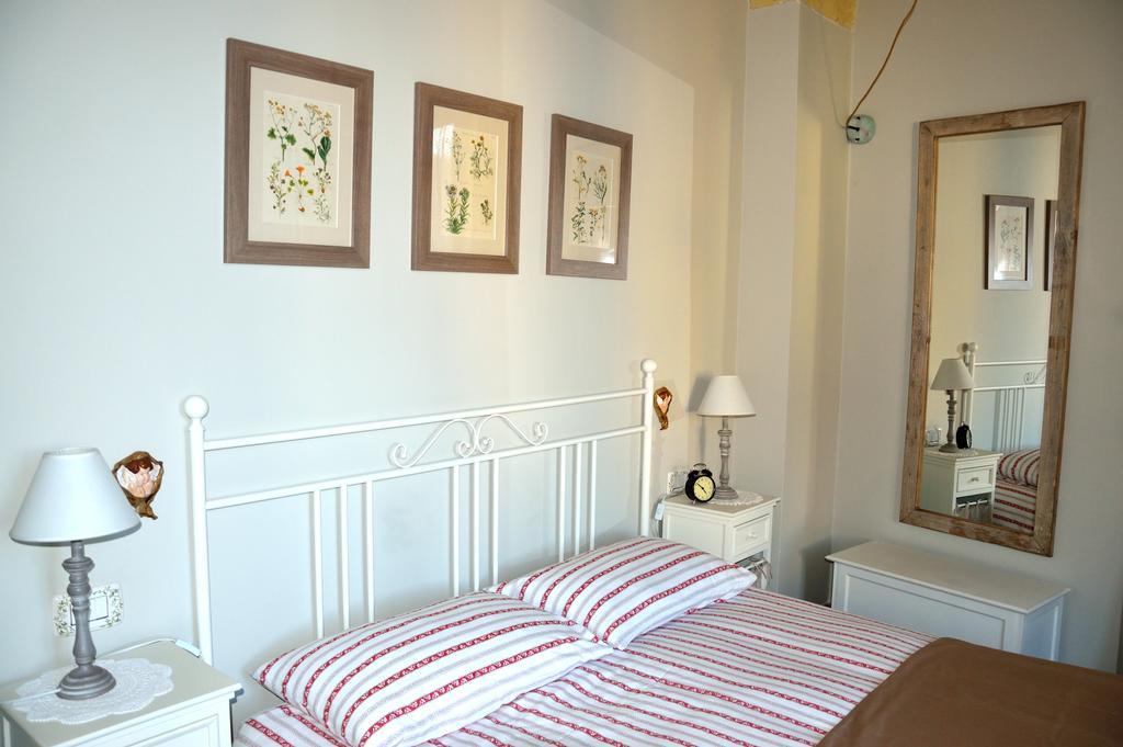 La Casa Di Alessio Bed & Breakfast Lecce Bagian luar foto