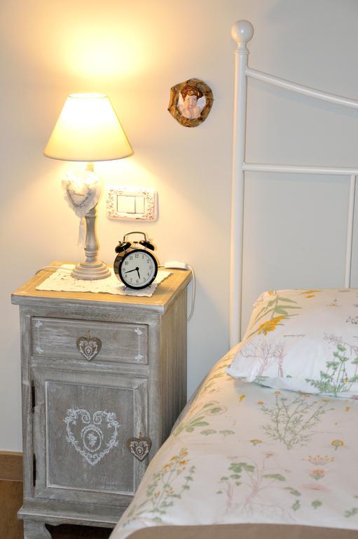 La Casa Di Alessio Bed & Breakfast Lecce Bagian luar foto