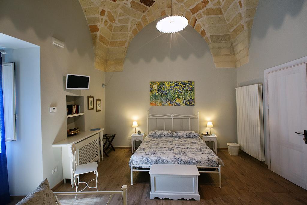 La Casa Di Alessio Bed & Breakfast Lecce Ruang foto